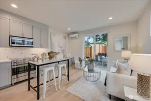 13542 39th Ave NE, Seattle, WA 98125 - Photo 2