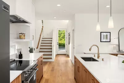 9711 44th Avenue SW, Seattle, WA 98136 - Photo 8