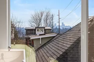 7920 5th Ave NE, Seattle, WA 98115 - Photo 18