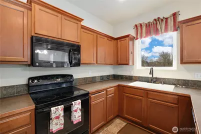 6857 Flute Street SE, Lacey, WA 98513 - Photo 8