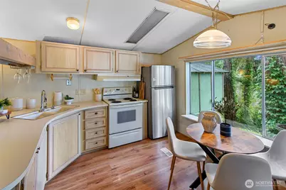 15233 NE Sunset Ave NE, Keyport, WA 98345 - Photo 10