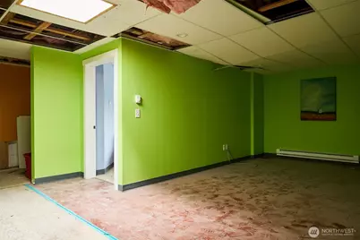 14310 Greenwood Avenue N, Seattle, WA 98133 - Photo 16