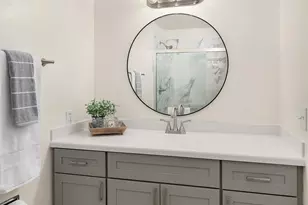 11008 NE 68th St, Kirkland, WA 98033 - Photo 8