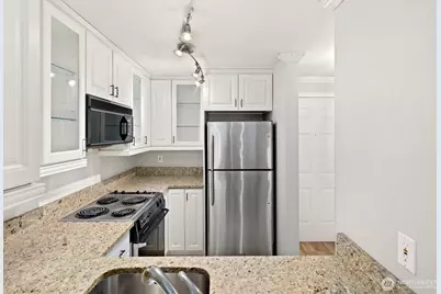 2244 13th Avenue W #407, Seattle, WA 98119 - Photo 12