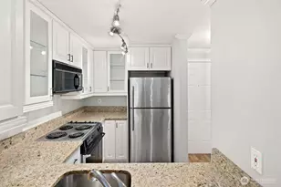 2244 13th Ave W, Seattle, WA 98119 - Photo 12