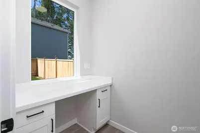 2430 SW Ridgeway Drive, Oak Harbor, WA 98277 - Photo 6