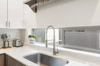 4290 S Greenbelt Station Drive, Seattle, WA 98118 - Photo 14