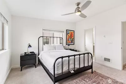 4290 S Greenbelt Station Drive, Seattle, WA 98118 - Photo 20