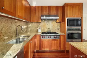 10700 NE 4th St, Bellevue, WA 98004 - Photo 16