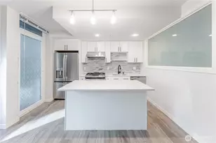 76 Cedar St, Seattle, WA 98121 - Photo 8