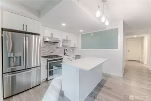 76 Cedar St, Seattle, WA 98121 - Photo 10