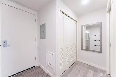 76 Cedar Street #303, Seattle, WA 98121 - Photo 18