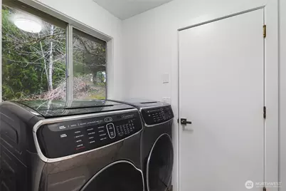 17431 NE 28th Street, Redmond, WA 98052 - Photo 26