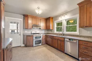 1705 Marshall Ave, Enumclaw, WA 98022 - Photo 12