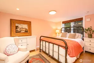 106 NE 46th St, Seattle, WA 98105 - Photo 20