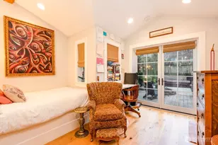 106 NE 46th St, Seattle, WA 98105 - Photo 28