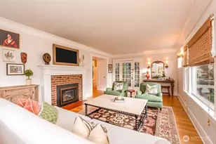 106 NE 46th St, Seattle, WA 98105 - Photo 4