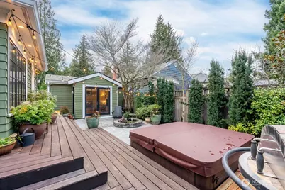 106 NE 46th Street, Seattle, WA 98105 - Photo 30