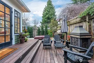 106 NE 46th St, Seattle, WA 98105 - Photo 2