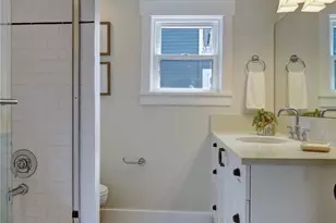 1611 10th Ave W, Seattle, WA 98119 - Photo 18