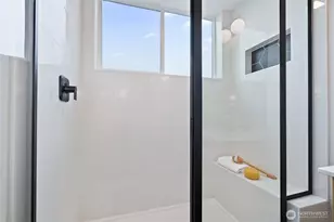 4517B Sunnyside Ave N, Seattle, WA 98103 - Photo 18