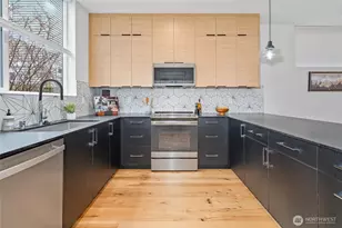 4517B Sunnyside Ave N, Seattle, WA 98103 - Photo 10