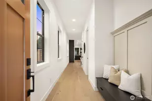 822 165th Ave NE, Bellevue, WA 98008 - Photo 2