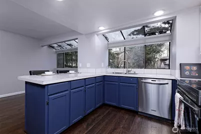 15120 Sunwood Boulevard #OO11, Seattle, WA 98188 - Photo 8