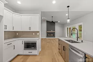 7864 Beach Dr E, Port Orchard, WA 98366 - Photo 8