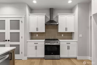 7864 Beach Drive E, Port Orchard, WA 98366 - Photo 4