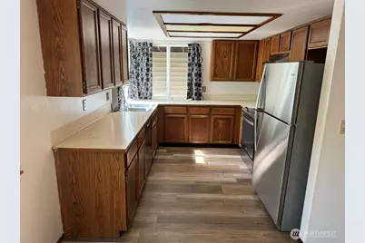 29523 4th Avenue S, Federal Way, WA 98003 - Photo 2