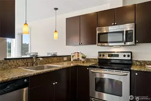 120 NW 39th St, Seattle, WA 98107 - Photo 10