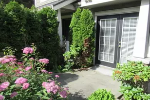 421 Federal Ave E, Seattle, WA 98102 - Photo 16