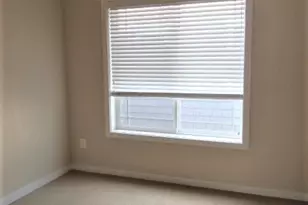 421 Federal Ave E, Seattle, WA 98102 - Photo 14