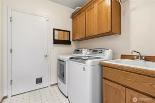 1748 268th Pl SE, Sammamish, WA 98075 - Photo 32
