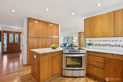 16535 147th Avenue SE, Renton, WA 98058 - Photo 8