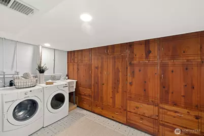 6251 Vassar Avenue NE, Seattle, WA 98115 - Photo 24