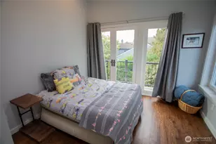 907 Broadway E, Seattle, WA 98102 - Photo 28