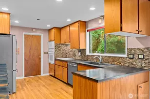 1406 Evergreen Park Ln SW, Olympia, WA 98502 - Photo 10