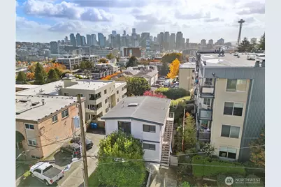 561 Lee Street, Seattle, WA 98109 - Photo 1