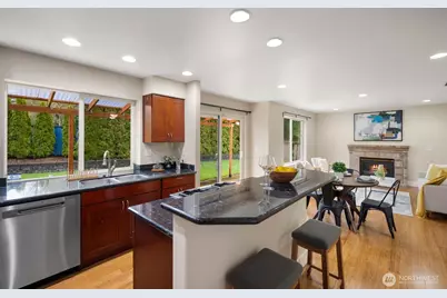 706 Bremerton Place NE, Renton, WA 98059 - Photo 10
