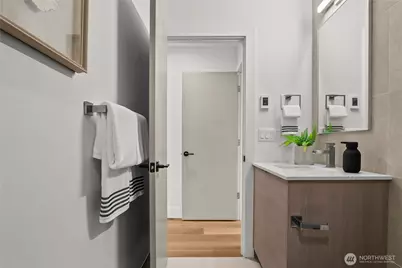 4758 Greenlake Way N, Seattle, WA 98103 - Photo 16