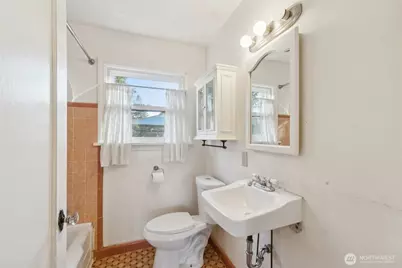 15208 6th Avenue NE, Shoreline, WA 98155 - Photo 14