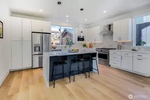 10618 E Riverside Dr, Bothell, WA 98011 - Photo 8