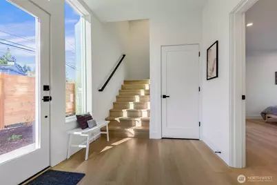 10618 E Riverside Dr, Bothell, WA 98011 - Photo 14