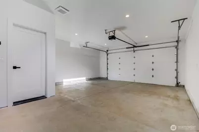 10618 E Riverside Dr, Bothell, WA 98011 - Photo 16