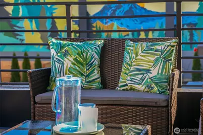 10618 E Riverside Dr, Bothell, WA 98011 - Photo 4