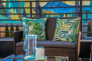 10618 E Riverside Dr, Bothell, WA 98011 - Photo 4