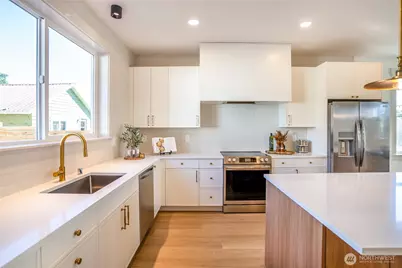 325 J Avenue #Unit A, Snohomish, WA 98290 - Photo 10