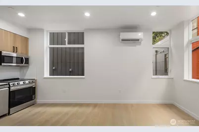 546 S Cloverdale Street #D, Seattle, WA 98108 - Photo 12